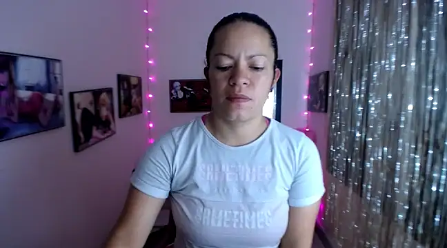 Cristal w online show from 27, 2, 2025