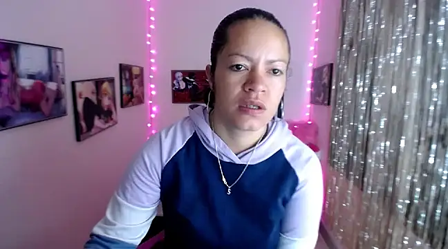 Cristal w online show from 25, 2, 2025
