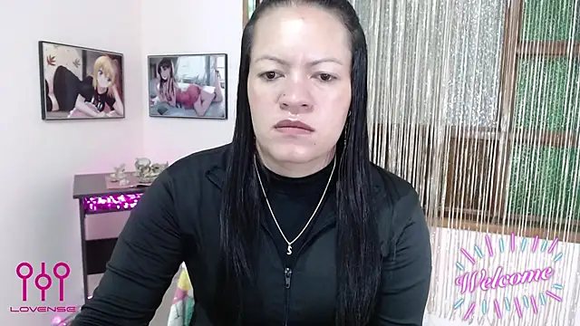 Snapshot of Cristal_w chatting on 6, 11, 2025 Cristal w online show from 6, 11, 2025