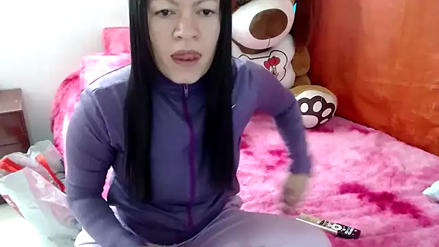 Snapshot of Cristal_w chatting on 24, 11, 2025 Cristal w online show from 24, 11, 2025