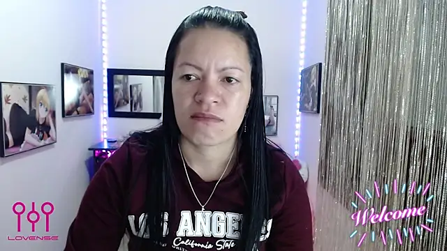 Snapshot of Cristal_w chatting on 9, 10, 2025 Cristal w online show from 9, 10, 2025