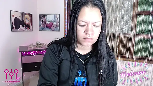 Snapshot of Cristal_w chatting on 4, 11, 2025 Cristal w online show from 4, 11, 2025