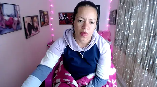 Cristal w online show from 25, 2, 2025