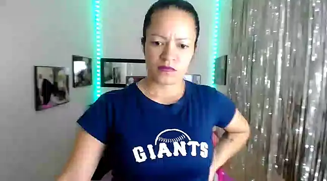 Cristal w online show from 12, 3, 2025