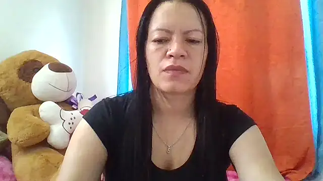 Snapshot of Cristal_w chatting on 14, 11, 2025 Cristal w online show from 14, 11, 2025