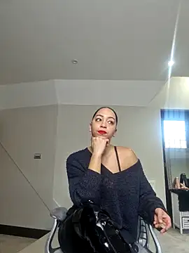 QueenTricks1 online show from 19, 12, 2025