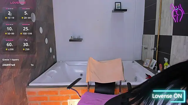 Lila Pinky online show from 15, 12, 2025