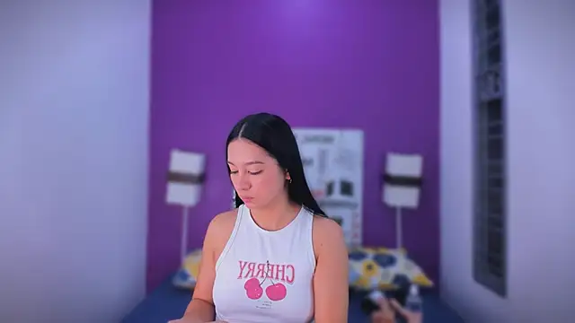 Lila Pinky online show from 10, 11, 2025