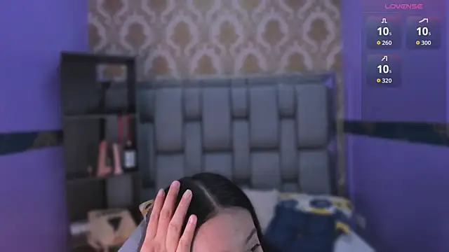 Lila Pinky online show from 28, 11, 2025