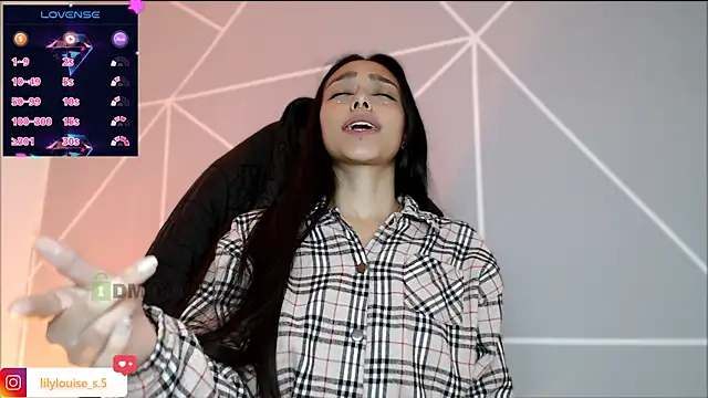 lilylouisee online show from 12, 2, 2026