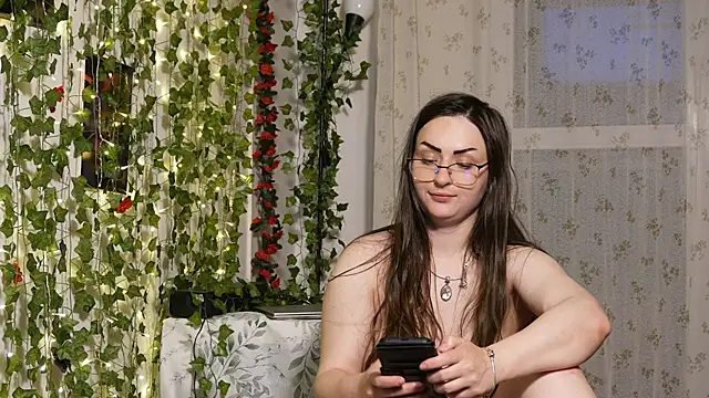 Snapshot of NaughtYHomemadE chatting on 17, 5, 2026 NaughtYHomemadE online show from 17, 5, 2026