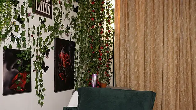 NaughtYHomemadE online show from 12, 10, 2025