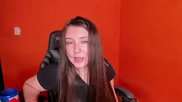 Snapshot of Daivis_17 chatting on 3, 11, 2025 Daivis 17 online show from 3, 11, 2025