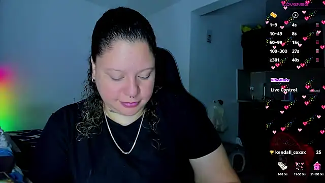 Snapshot of mariana_maze chatting on 2, 2, 2025 mariana maze online show from 2, 2, 2025