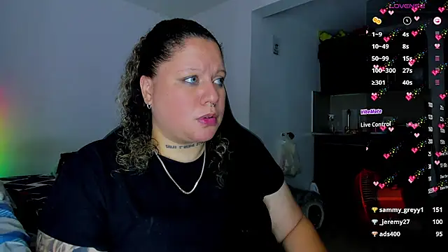 Snapshot of mariana_maze chatting on 2, 2, 2025 mariana maze online show from 2, 2, 2025