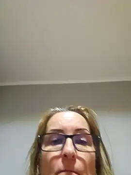 Snapshot of Steffi45 chatting on 13, 11, 2025 Steffi45 online show from 13, 11, 2025