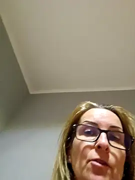 Snapshot of Steffi45 chatting on 12, 11, 2025 Steffi45 online show from 12, 11, 2025