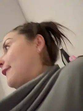 Snapshot of ellie_ssexy chatting on 17, 1, 2026 ellie ssexy online show from 17, 1, 2026