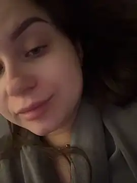 Snapshot of ellie_ssexy chatting on 23, 12, 2025 ellie ssexy online show from 23, 12, 2025