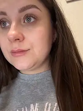 Snapshot of ellie_ssexy chatting on 7, 2, 2026 ellie ssexy online show from 7, 2, 2026