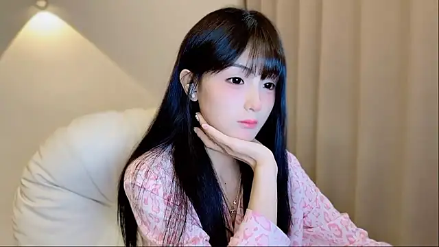 Snapshot of SHUIshui_ chatting on 29, 10, 2025 SHUIshui online show from 29, 10, 2025