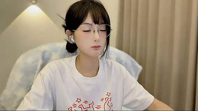 Snapshot of SHUIshui_ chatting on 16, 10, 2025 SHUIshui online show from 16, 10, 2025