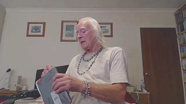 WaverlyKernow online show from 25, 10, 2025