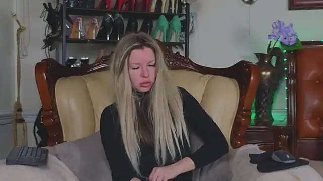 Real Tini online show from 6, 4, 2026