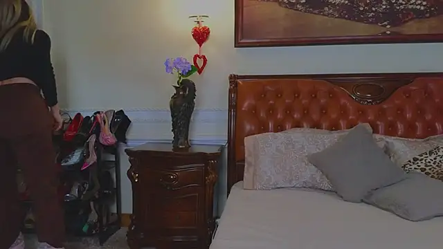 Real Tini online show from 16, 2, 2026