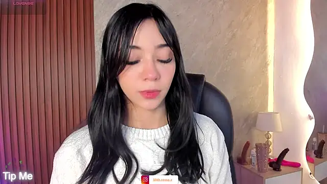 Snapshot of lilith__rosse chatting on 22, 10, 2025 lilith rosse online show from 22, 10, 2025