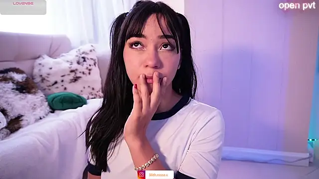 Snapshot of lilith__rosse chatting on 13, 11, 2025 lilith rosse online show from 13, 11, 2025