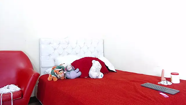 luna hoott online show from 28, 2, 2025
