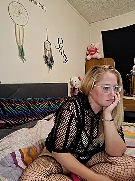 Snapshot of Toybox13_Pika chatting on 18, 9, 2025 Toybox13 Pika online show from 18, 9, 2025