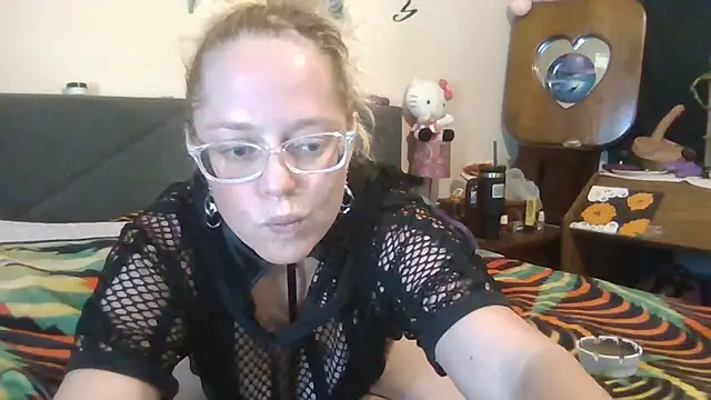 Toybox13 Pika online show from 24, 11, 2025