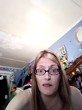 Snapshot of beelzebubblesxo chatting on 17, 9, 2025 beelzebubblesxo online show from 17, 9, 2025