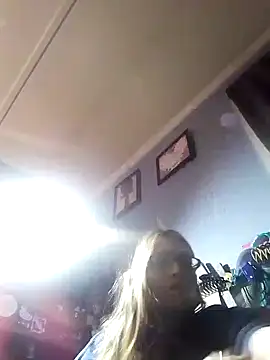 Snapshot of beelzebubblesxo chatting on 9, 10, 2025 beelzebubblesxo online show from 9, 10, 2025