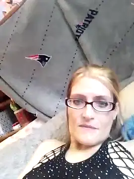 Snapshot of beelzebubblesxo chatting on 24, 9, 2025 beelzebubblesxo online show from 24, 9, 2025
