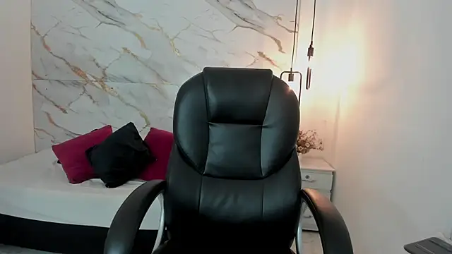 pretty ariiel online show from 22, 12, 2025