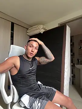 Snapshot of sendfer chatting on 9, 10, 2025 sendfer online show from 9, 10, 2025