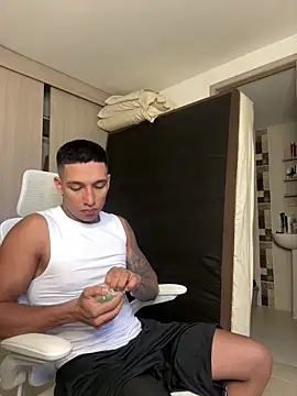 Snapshot of sendfer chatting on 10, 10, 2025 sendfer online show from 10, 10, 2025