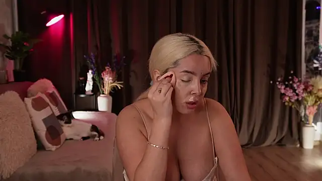 VictoriaMorrone online show from 14, 10, 2025