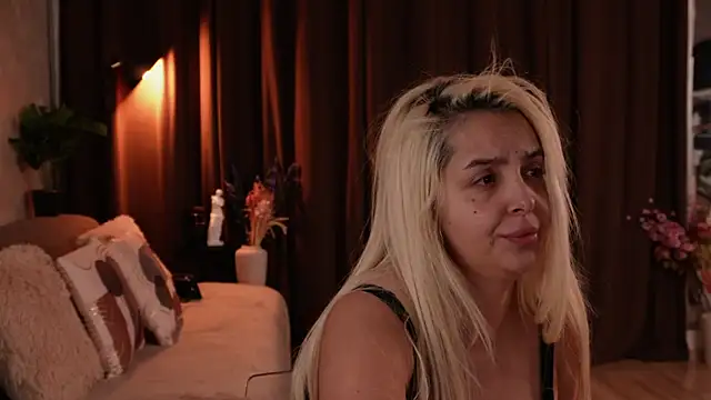 VictoriaMorrone online show from 27, 10, 2025