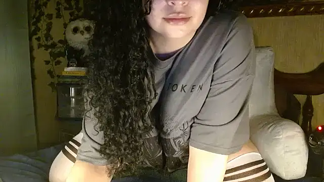 Snapshot of ShaeVictoria chatting on 9, 2, 2025 ShaeVictoria online show from 9, 2, 2025