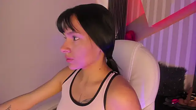 Snapshot of _shantal_smith chatting on 8, 5, 2026 shantal smith online show from 8, 5, 2026