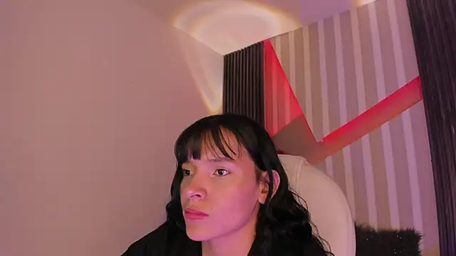 Snapshot of _shantal_smith chatting on 7, 5, 2026 shantal smith online show from 7, 5, 2026
