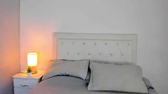 MELISSA ALVAREZ online show from 22, 9, 2025
