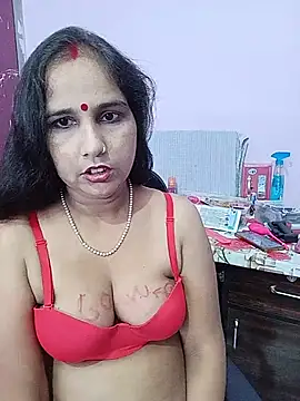 Snapshot of reemacouple007 chatting on 10, 7, 2026 reemacouple007 online show from 10, 7, 2026