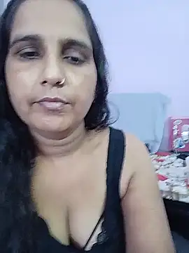 Snapshot of reemacouple007 chatting on 5, 7, 2026 reemacouple007 online show from 5, 7, 2026