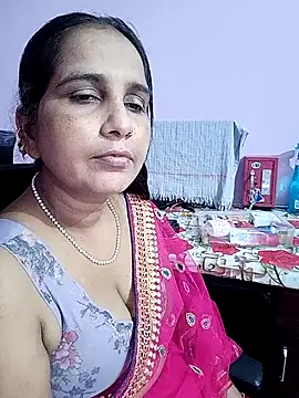 Snapshot of reemacouple007 chatting on 30, 6, 2026 reemacouple007 online show from 30, 6, 2026