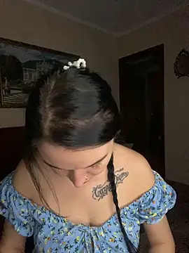 Roxana Bell online show from 4, 3, 2026